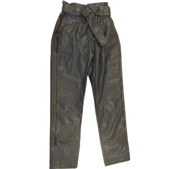 Express Faux Leather High Rise Belted Paperbag Ankle Pants Black Sz 0 - Picture 1 of 8